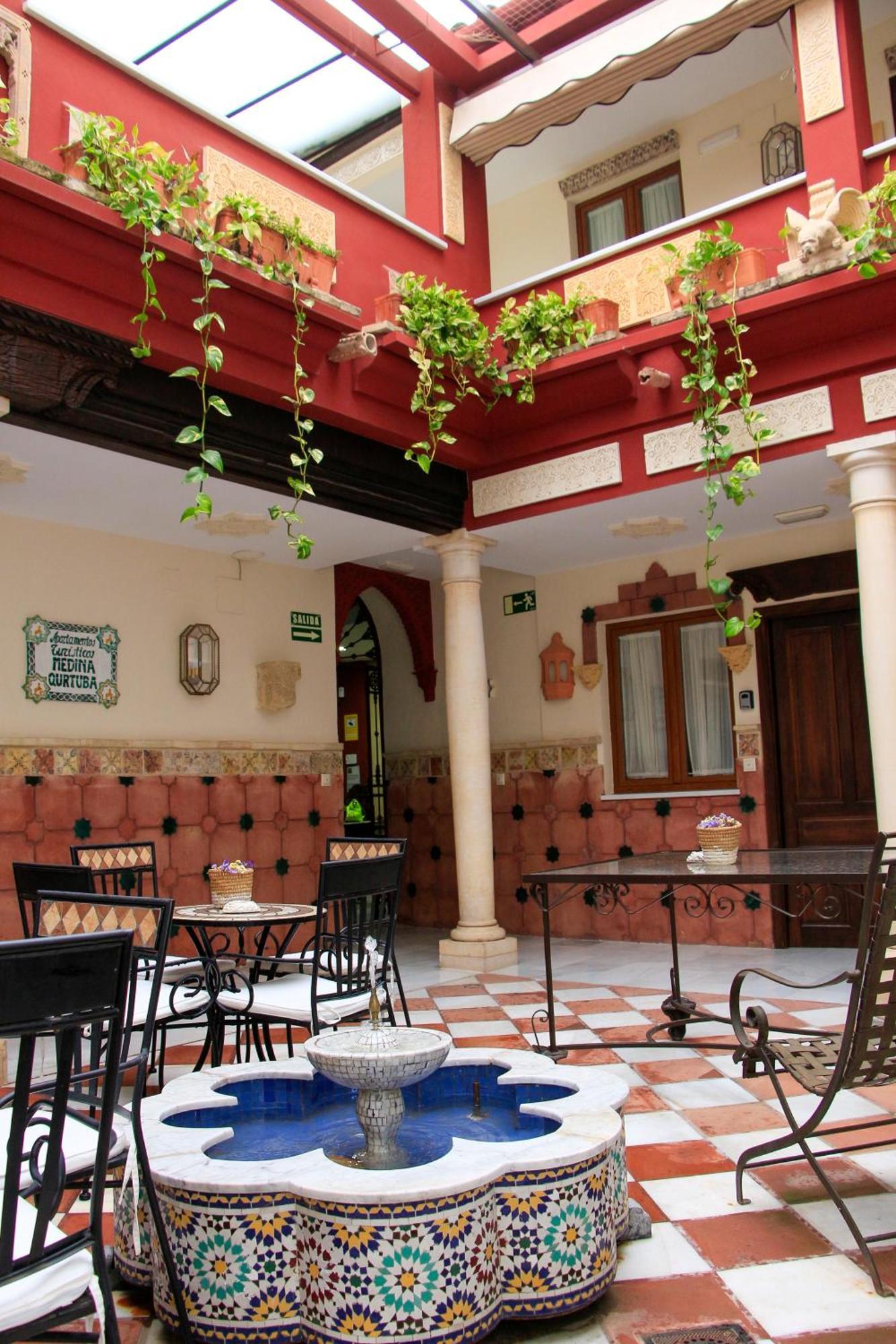 Apartamentos Medina Qurtuba กอร์โดบา ภายนอก รูปภาพ
