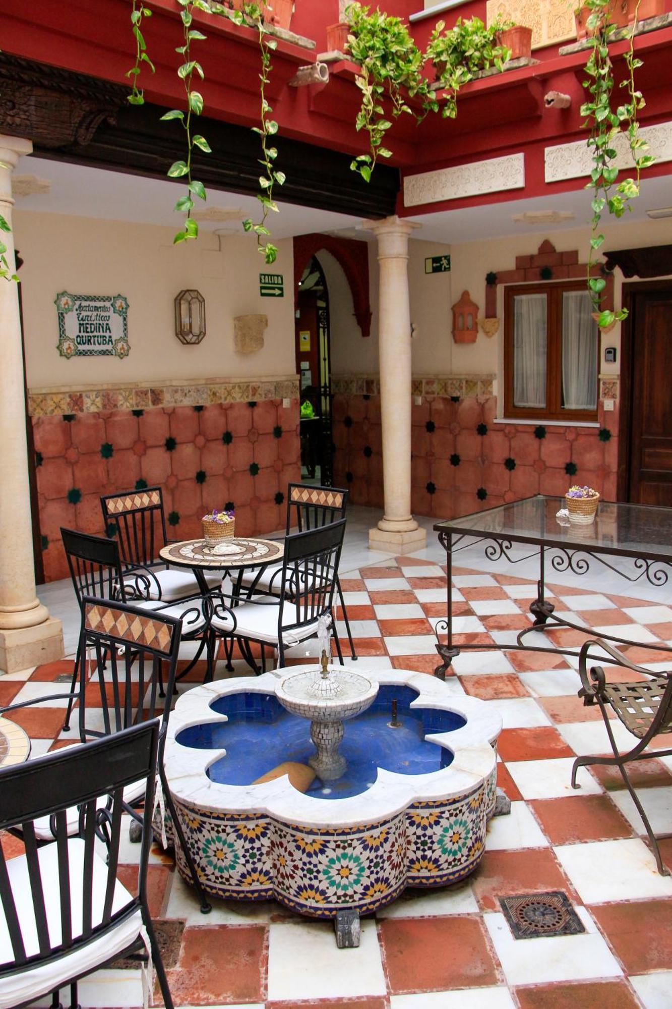 Apartamentos Medina Qurtuba กอร์โดบา ภายนอก รูปภาพ